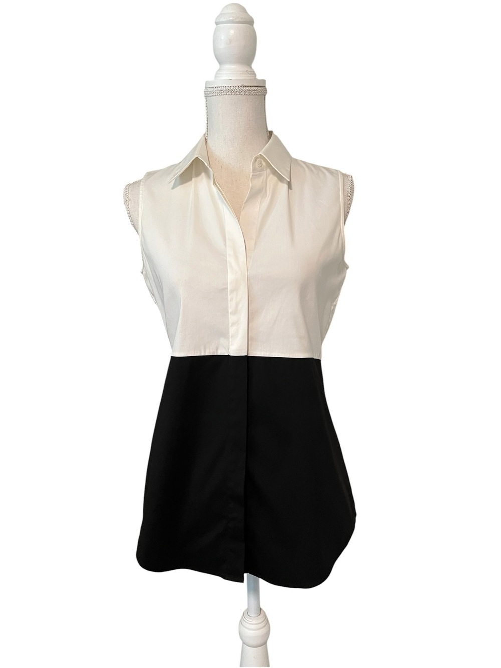 Theory Sleeveless Colorblock Classic Fitted Blouse - Ivory & Black Size Small